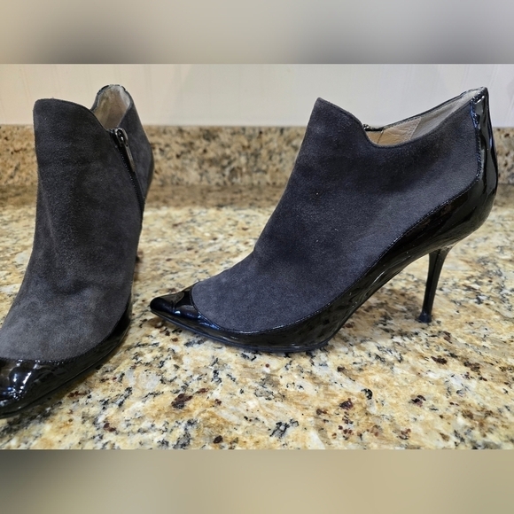 Jimmy Choo Black Gray Brady Ankle Boots Pointy Toe 39 Zippered Booties. - Picture 3 of 9